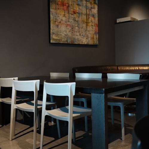 The relaxed atmosphere of the restaurant makes it perfect for a date or special occasion meal.The comfortable lighting and sophisticated interior create a special atmosphere.Enjoy some quality time with your loved ones.