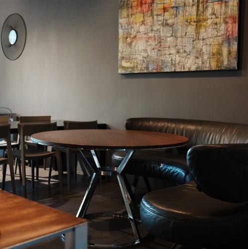 The interior is stylish with modern furniture.The bright atmosphere makes this restaurant perfect for girls' get-togethers! Enjoy the art and interior decor on the walls as you dine.