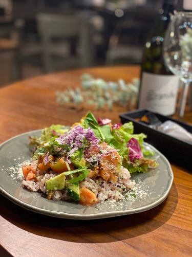 サーモンとアボガドのサッパリごはん