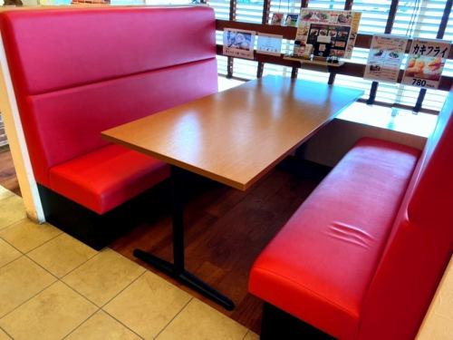 最多可容納6人的沙發桌★您可以在安靜的氛圍中用餐
