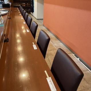Counter seats are also available! A quick drink on the way home from work, and one person is also very welcome◎◎