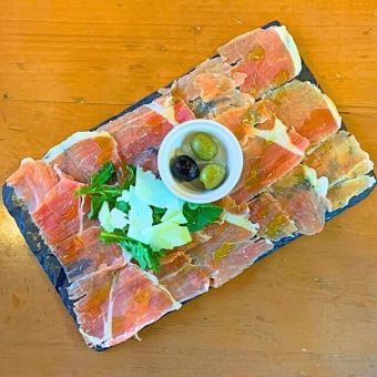 生ハム〈ハモンセラーノ〉