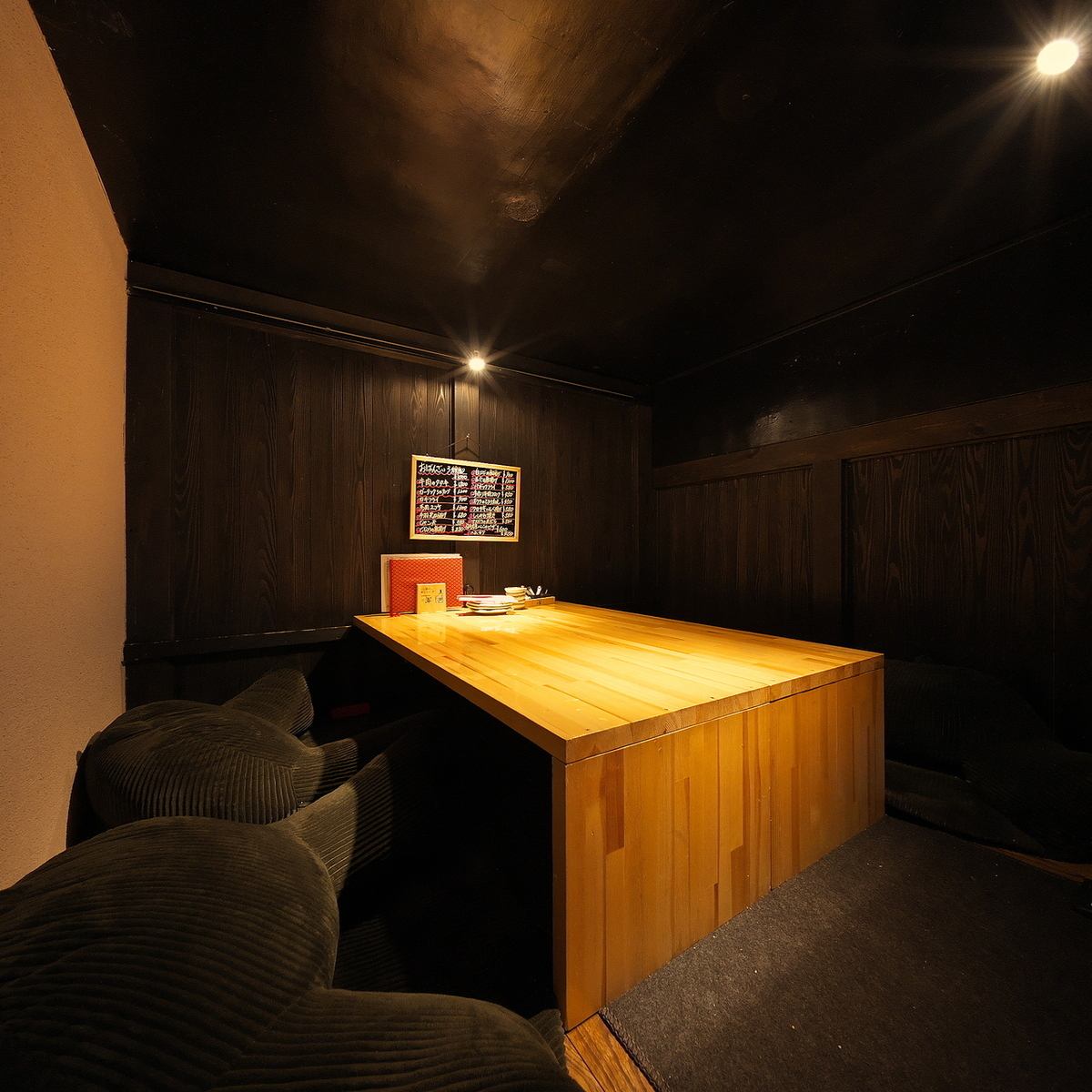 大人たちがゆったりと過ごせる隠れ家のような当店♪ぜひご来店を