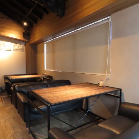 ＜時間を忘れてくつろげる雰囲気と、細部にこだわった洗練されたデザインの店内＞デートや記念日などはもちろん、女子会やパーティーなど幅広いシーンに最適です。大切な人の記念日やお誕生日にピッタリのソファー席もご用意◎記憶に残る素敵な1日をお過ごしください。もちろん、お一人様も大歓迎！ご予約はお早めに！！