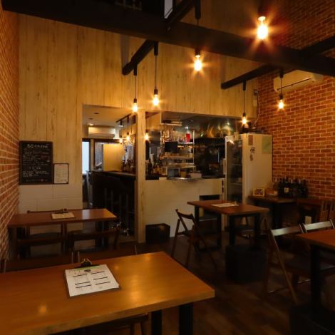 [Dining bar 5 minutes walk from Hakuraku Station] Stylish interior with wooden tables and brick style.Enjoy creative Italian cuisine created by our expert chefs, paired with delicious wine.Please try our special Hokkaido grass-fed beef.