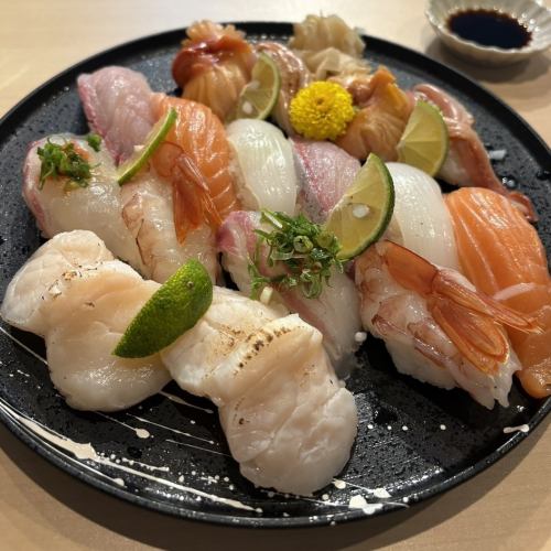 【職人厳選の旬ネタを豊富に】お寿司1貫250円（※3貫以上からご注文可）