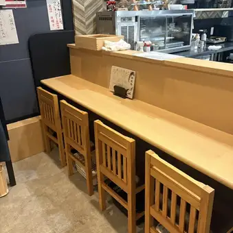 ◆1名様掛け※隣のお席とつなげてご利用いただくことも可能です。