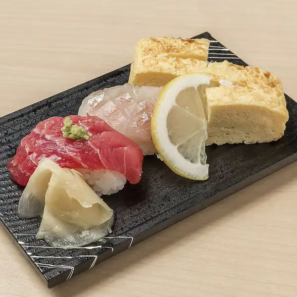 【職人厳選の旬ネタを豊富に】お寿司1貫250円（※3貫以上からご注文可）