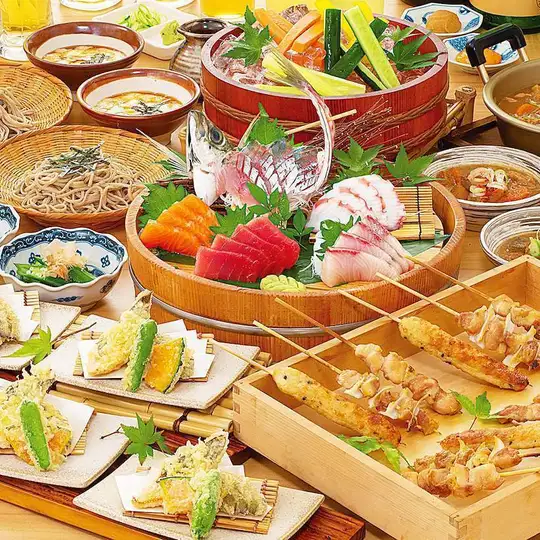 【横丁酒場コース】三大名物の刺身・焼鳥・煮込ありの定番!2h飲放付〈樽生ビールOK〉
