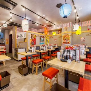 The interior of the store has a calm, modern atmosphere.We also have tatami seating where you can relax! Individuals and groups are welcome!