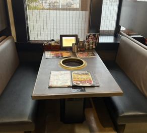 宴会最大収容人数は70名様。掘りごたつ式の半個室は4~15名様、4名~32名様、4名~50名様等、TPOに合わせて組み合わせできますので、お気軽にご相談ください。