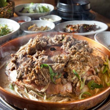 名物プルコギ＋韓国小皿料理30種類＋ソフトドリンク＆アルコール飲み放題付き 3700円