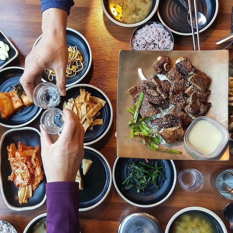 韓国小皿料理30種類バイキング付き食べ放題コースが大人気♪