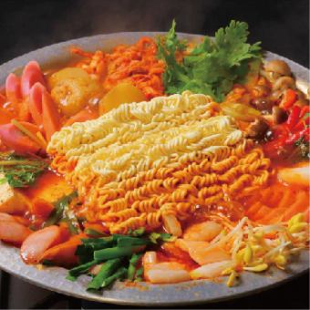 2時間飲み放題付「辛旨プデチケ鍋＆韓国料理30種食べ放題オーダーバイキング【5000円→4000円】