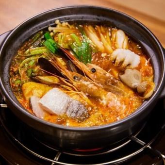 2時間飲み放題【海鮮スンドゥブ鍋＆韓国料理30種食べ放題オーダーバイキング【5500円→4500円】