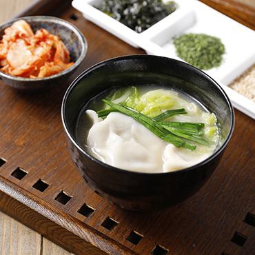 マンドゥチョンゴル(韓国風餃子鍋)
