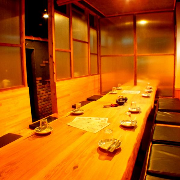 We have private banquet seats with sunken kotatsu that are perfect for group parties.These are private seats, so you can enjoy your banquet without worrying about those around you.Of course it's perfect for 2 people, such as on a date or with friends ◎ Since it's near the station, you can also have a drink after work ♪