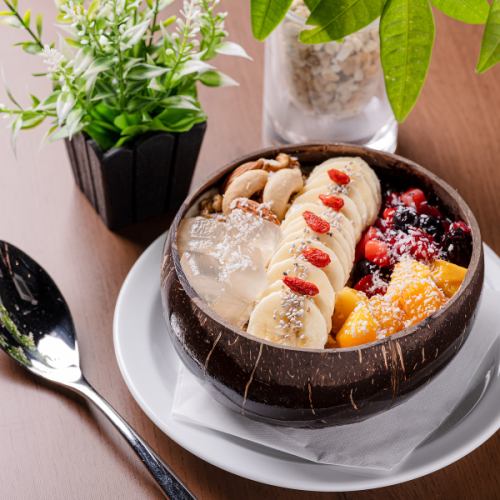 【美容と健康に◎】今大注目の栄養満点アサイーボウル　700円(税込)～