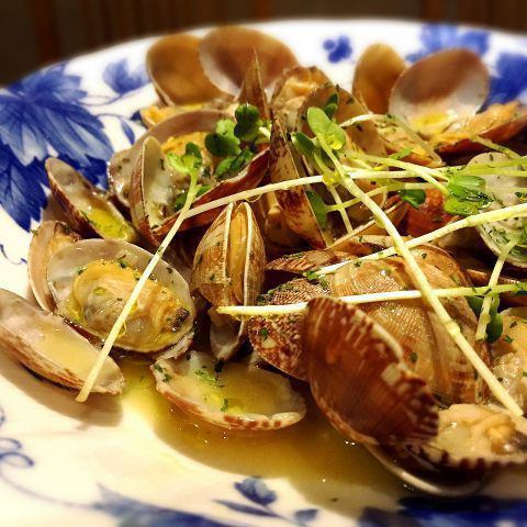 Steamed clams in butter wine