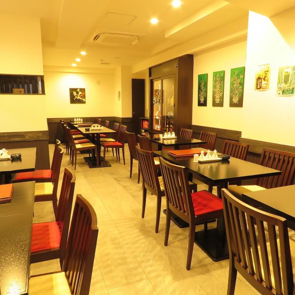 【Renewed, Clean Interior ☆】 It is tastefully decorated according to authentic cuisine.We are preparing two persons table ~.Seats are separate smoking, so you can use with children with confidence ◎