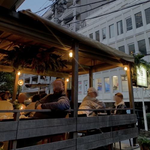 テラス席で外飲みも☆彡