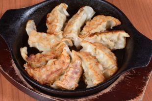Hakata bite-sized gyoza dumplings (with dry island red pepper) 6 pieces