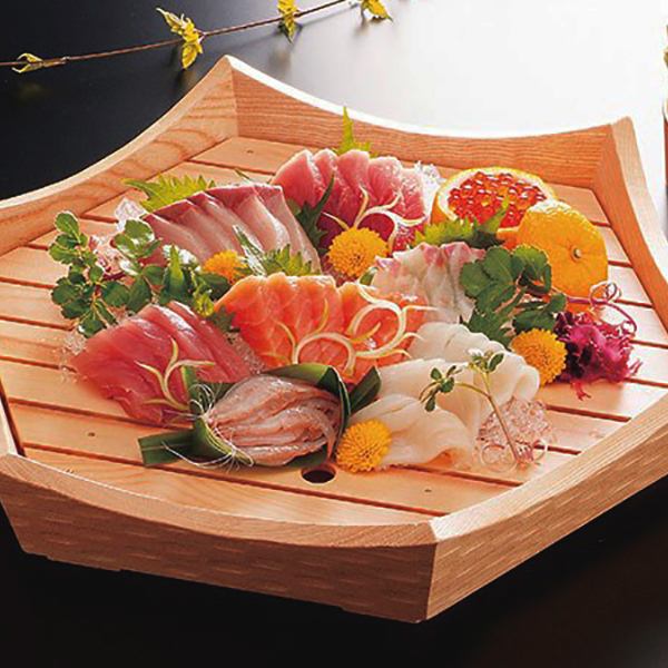 A great-value course with a platter of fresh fish is available from 4000 yen ☆