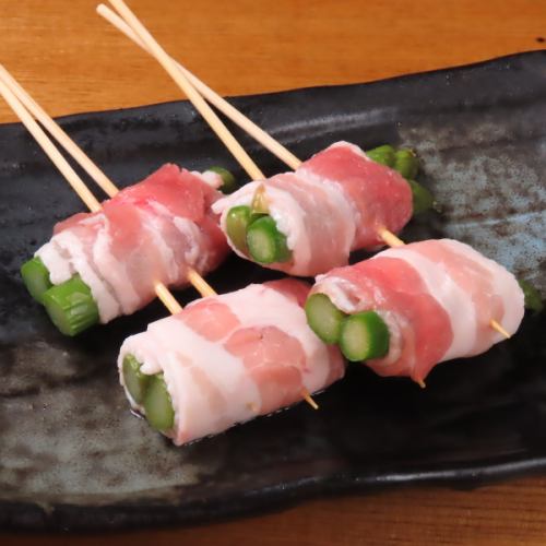 Asparagus and pork skewers