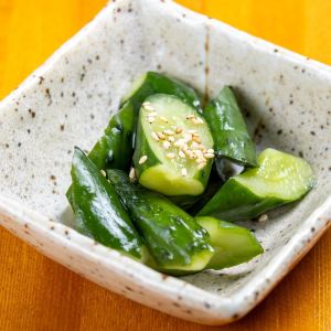 Refreshing! Lightly pickled cucumbers