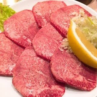 It is a yakiniku restaurant where you can enjoy high-quality Japanese black beef and red beef and drink alone ☆