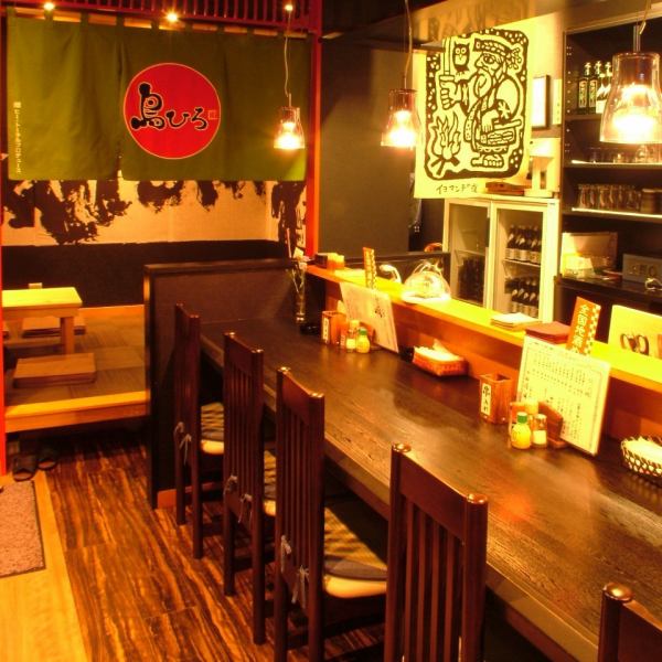 Atmosphere counters.You can taste the live feeling that the owner bakes yakitori, recommended for drinking alone or for dating.