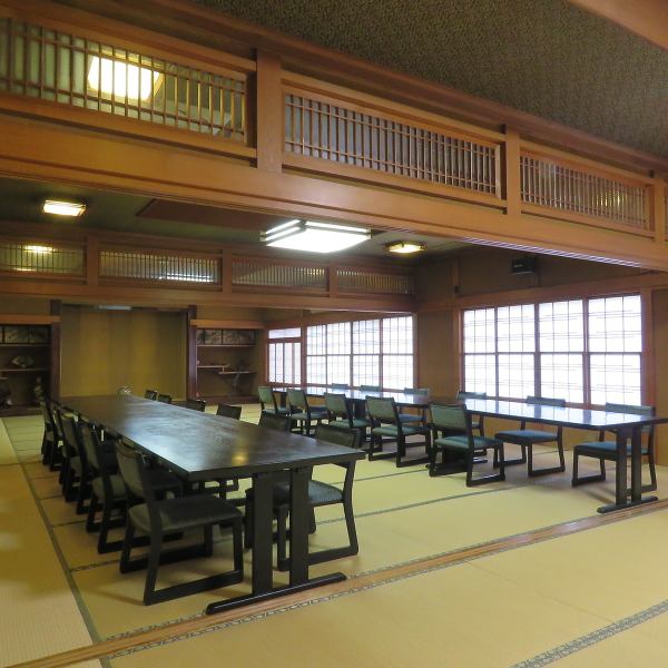 ≪A calm restaurant with a large room♪≫You can spend a relaxing time in the traditional Japanese style restaurant. Each table has a partition, making it ideal for private banquets and meals.
