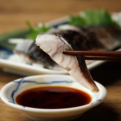 Marinated mackerel sashimi