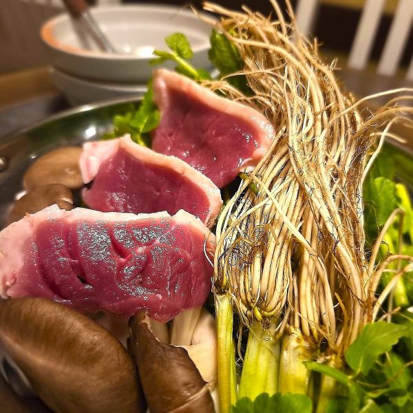 仙台芹と鴨鍋で心も体も温まる、贅沢な冬のひとときを