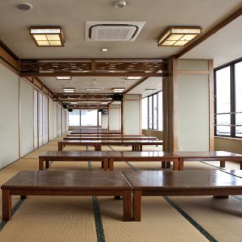 [The third floor group, banquet] It is banquet seat that is most suitable for the use with a large number of people such as event, travel, law, and banquet.The large banquet room can accommodate up to 176 people, and there is also a small banquet room where small people can spend their time quietly.