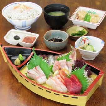 团体限定!! 尽情享用江之岛海鲜的豪华套餐 3,600日元