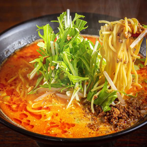 [After all, finish with ramen ♪ The homemade chili oil is exquisite ☆] Our proud specialty ◇ Tandan noodles: 900 yen (excluding tax)