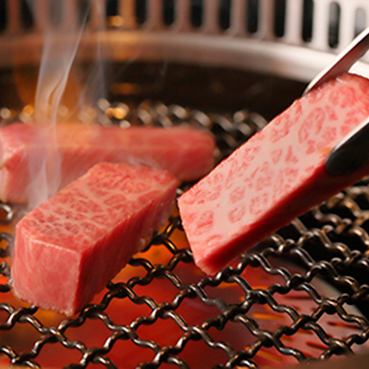 We propose a place where you can eat delicious yakiniku and feel happy!