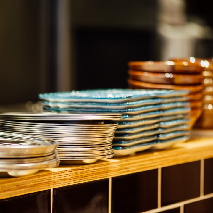 大人の遊び心が詰まったお酒を多数ご用意。お1人様も歓迎です。