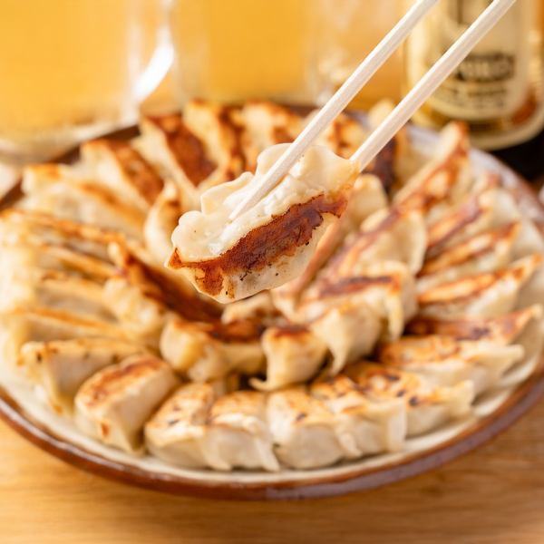 とにかく安くて旨い！ふらっと1人でも大人数でも気軽に入れる大衆酒場。札幌のオアシスを目指しております。どこか懐かしさを感じる店内はふらっと気軽に通える大衆酒場としても、皆の憩いの場としても様々な用途でご利用頂けます♪＜歓迎会・送別会・宴会・団体様歓迎＞