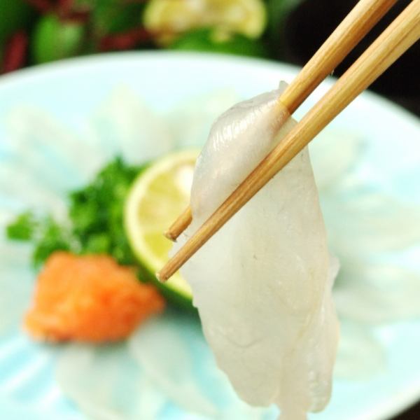 Sashimi of the famous Kawahagi [with liver soy sauce]