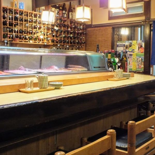【Counter】 You can enjoy your meal while watching the work of craftsmen in front of you.Person who handles live fish is overwhelming! Recommended for date ♪