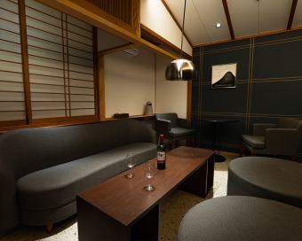 [Private room 207] A room with a calm Japanese modern atmosphere.You can watch your own DVD and YouTube.Recommended for close friends and couples.