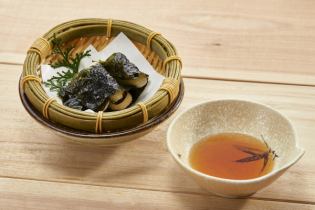 Deep-fried Yamato yam with seaweed