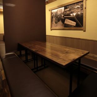 The room is a half private room with seating for up to 4 people.It is recommended for small group gatherings such as drinking with coworkers and eating with friends who are close friends after work.Also, as it is digging, please relax and relax.