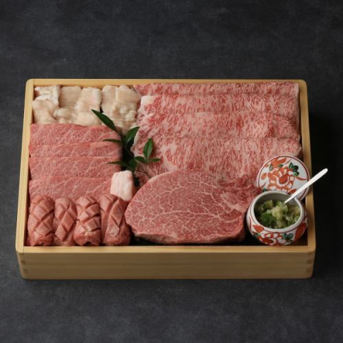 When you think of Hidaka Shoten, you think of meat in wooden boxes!