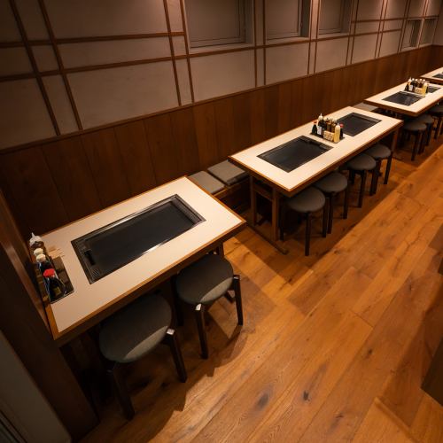 2F 4名テーブル