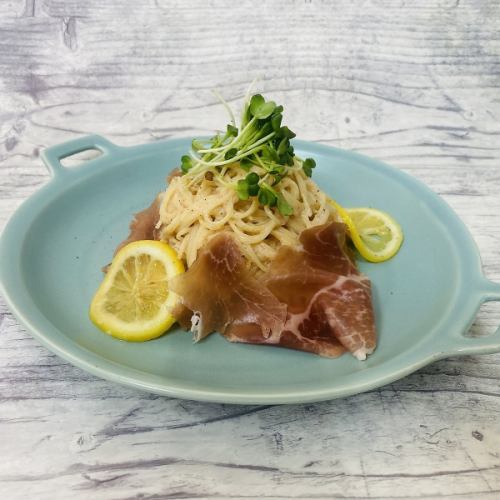 明太子と生ハム、レモンの冷製カッペリーニ