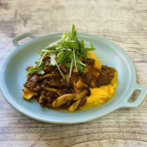 [可選辣度] 茄子肉末咖哩蛋包飯