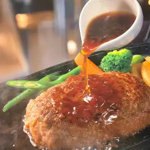 多汁鮮嫩的漢堡牛排（配飯）